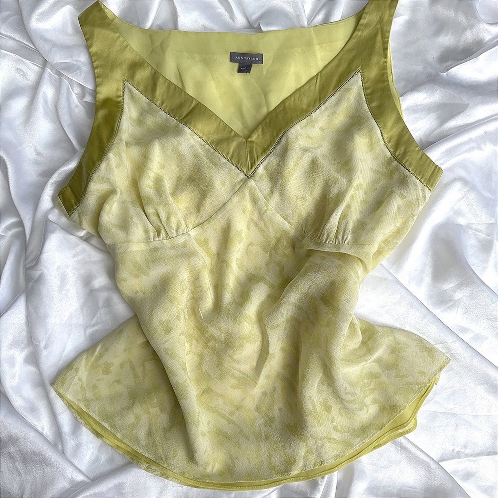Ann Taylor Silk V-Neck Sleeveless Blouse Chartreuse Yellow Abstract Print Size L
